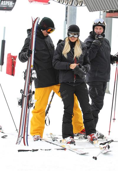 Paris Hilton enjoying a day in the mountains of Aspen December 18, 2012 