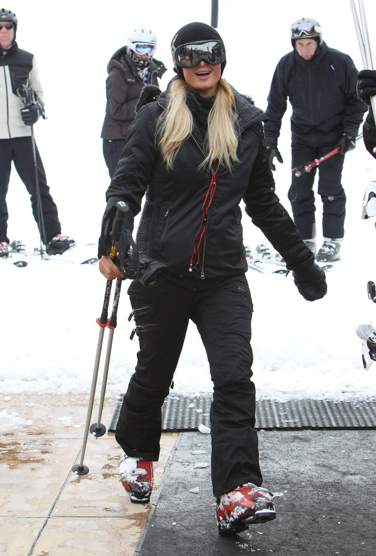 Paris Hilton enjoying a day in the mountains of Aspen December 18, 2012 