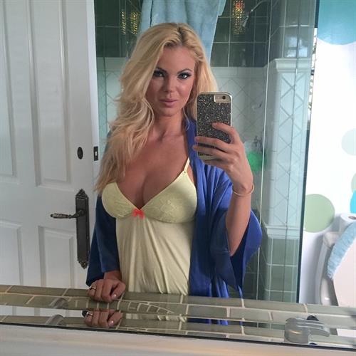 Abby Parece taking a selfie