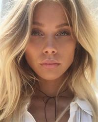 Allie Leggett taking a selfie