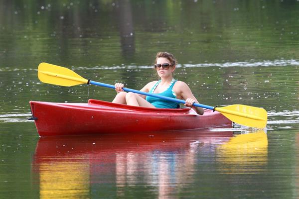 Aimee Teegarden kayaking in Ann Arbor on July 29, 2011 