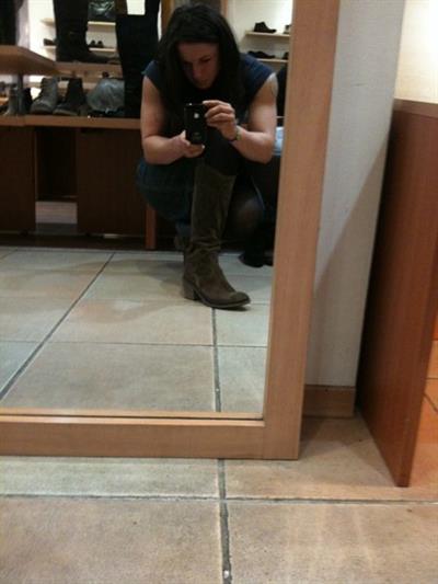 Linda Durbesson taking a selfie