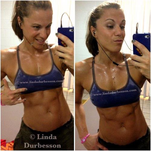 Linda Durbesson in a bikini taking a selfie