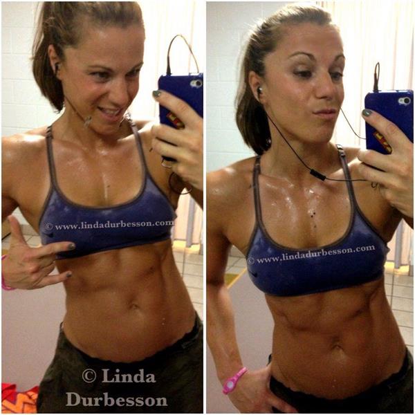 Linda Durbesson in a bikini taking a selfie