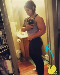 Lauren Hanford taking a selfie