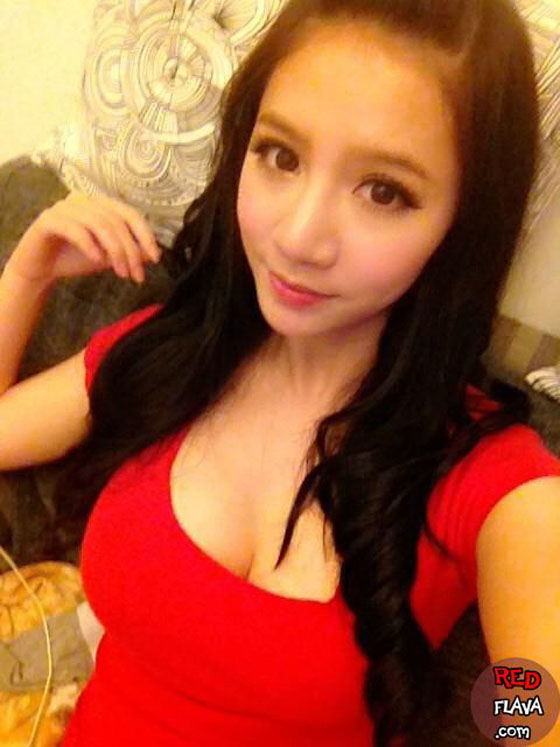 Lin Cai Ti taking a selfie