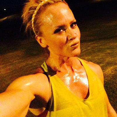 Amanda Michelle Folstad Ptak taking a selfie