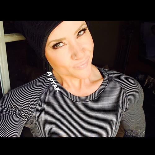 Amanda Michelle Folstad Ptak taking a selfie