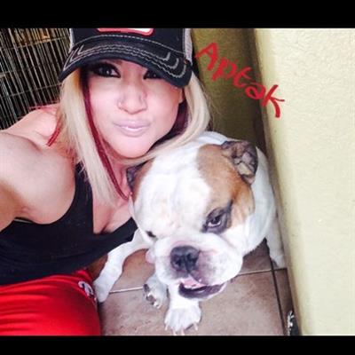 Amanda Michelle Folstad Ptak taking a selfie