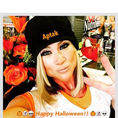 Amanda Michelle Folstad Ptak taking a selfie