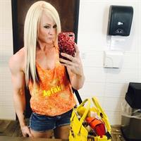 Amanda Michelle Folstad Ptak taking a selfie