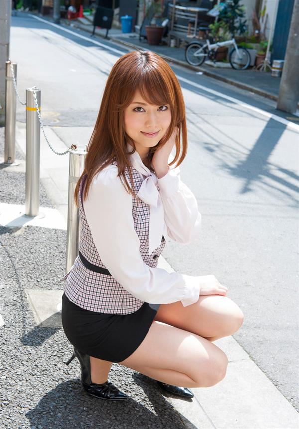 Akiho Yoshizawa