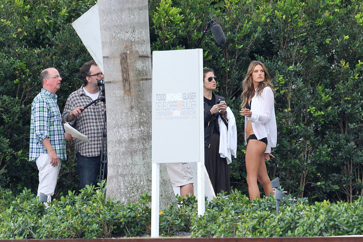 Alessandra Ambrosio Bikini Pictures Alessandra Ambrosio Victoria's Secret bikini photoshoot candids, Miami, Jan 30, 2014