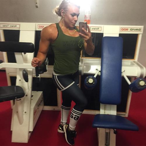 Minna Pajulahti taking a selfie