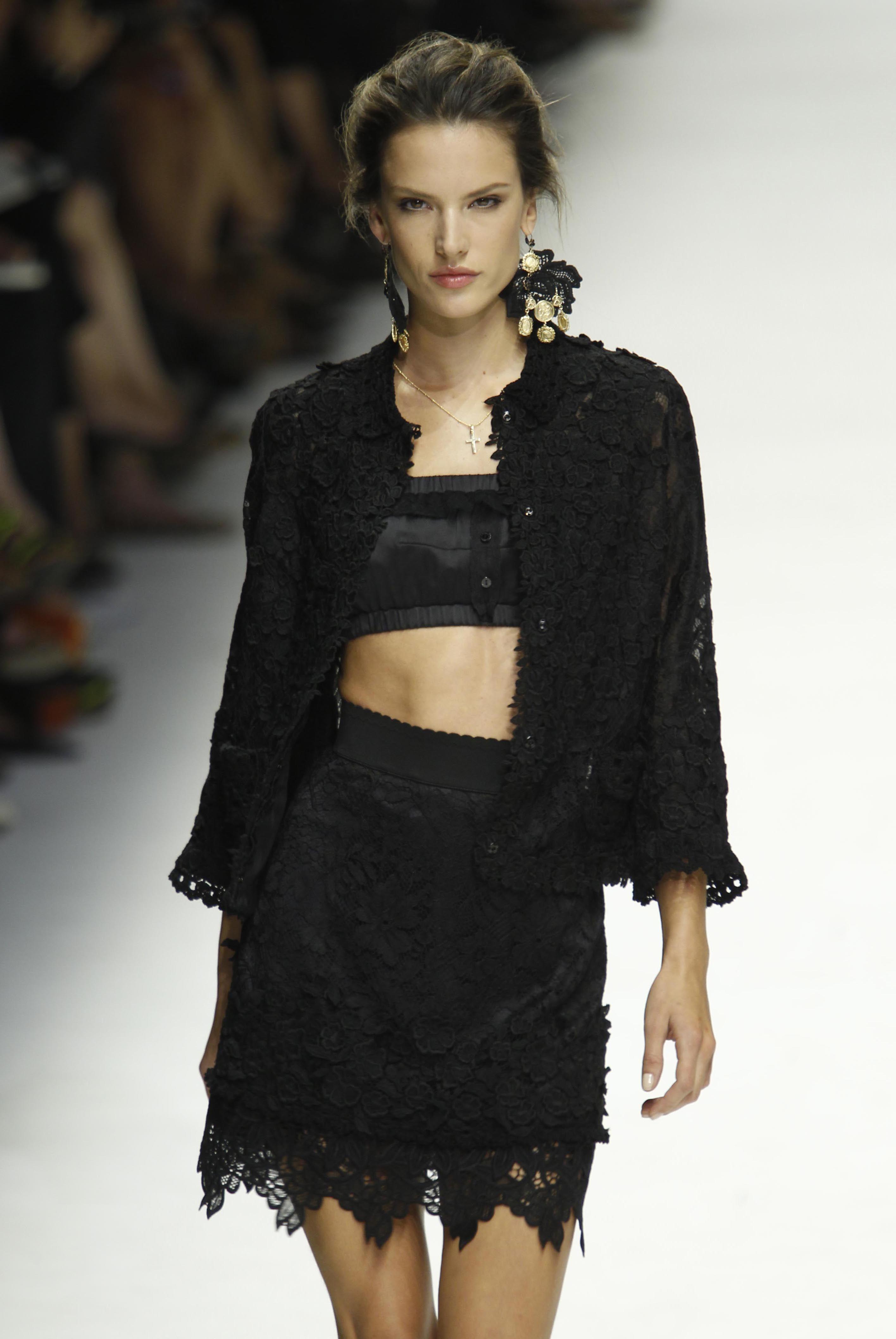 Alessandra Ambrosio Dolce Gabbana 