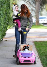Alyson Hannigan Hangs out with her daughter in Los Angeles (November 22, 2013) 