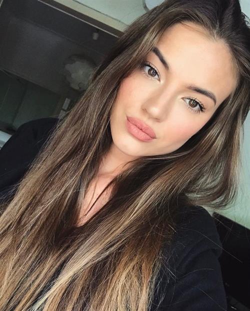 Ksenia Barasheva taking a selfie