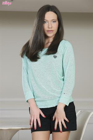 Subil Arch Pictures A Little Heart To Heart.. featuring Subil Arch | Twistys.com