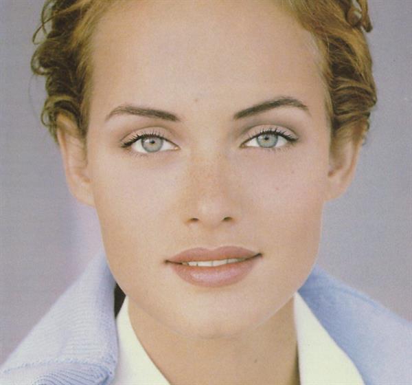 Amber Valletta