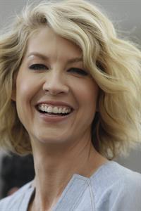 Jenna Elfman - On the set of Extra at The Grove in Los Angeles on February 14, 2013