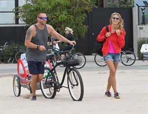Heidi Klum haning out at the beach in Santa Monica on August 24, 2013