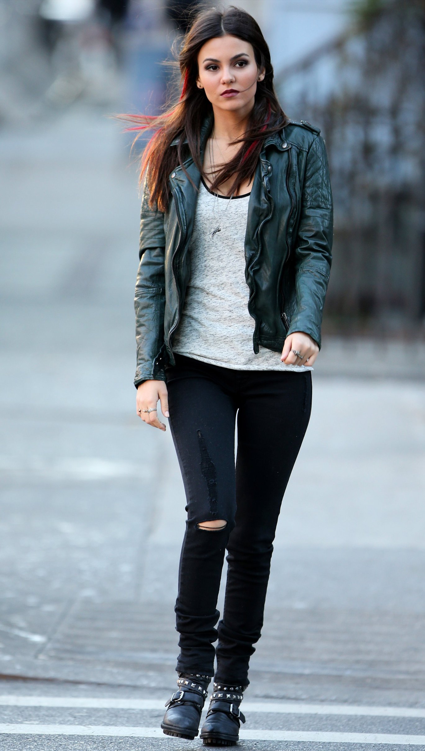 Victoria Justice Pictures Victoria Justice – “Eye Candy” set in New York 11/13/13