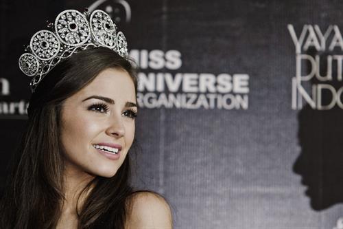 Olivia Culpo Visits Indonesia (Feb 7, 2013) 