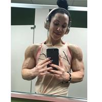 Chloe Sannito taking a selfie