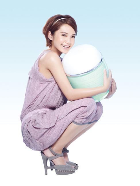 Rainie Yang