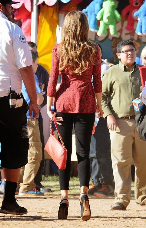 Sofia Vergara – “Modern Family” set candids, LA 10/17/13  