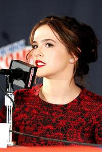 Zoey Deutch – “Vampire Academy” Panel NYCC 10/11/13  