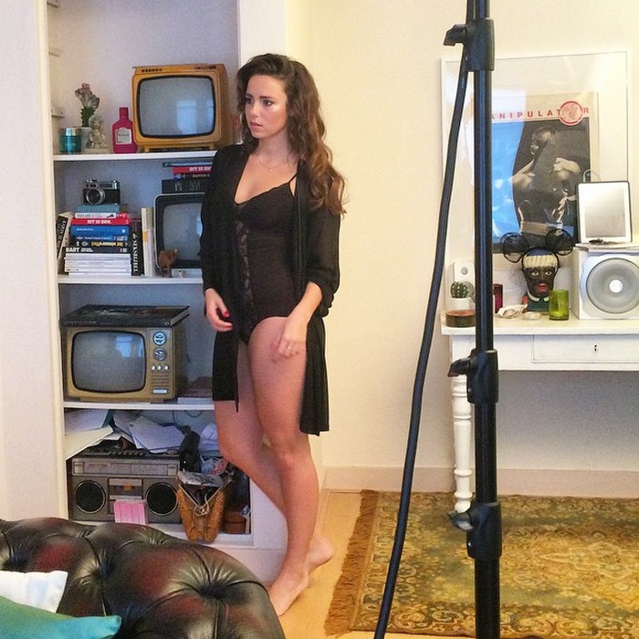 Gwen van Poorten in lingerie