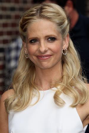 Sarah Michelle Gellar Visits  Late Show With David Letterman  - New York, Oct. 1, 2013 