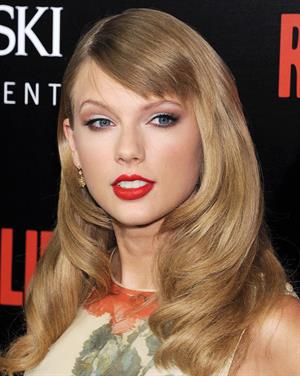 Taylor Swift -  Romeo & Juliet  LA Premiere 9/24/13  