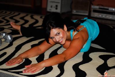 Denise Milani Photoset - Stretch