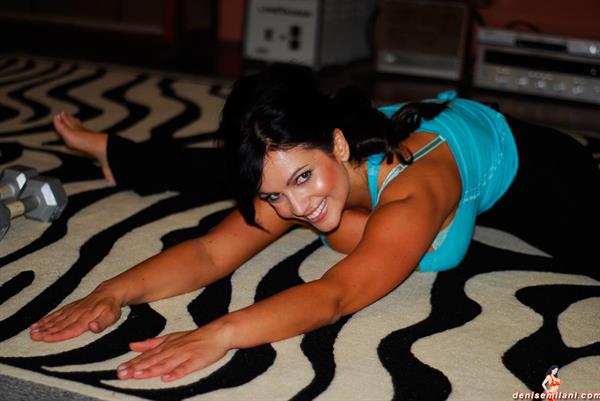 Denise Milani Photoset - Stretch