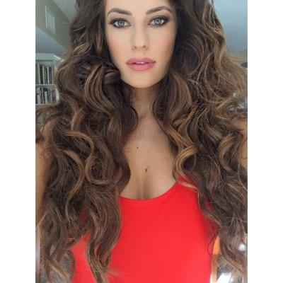 Hannah Stocking taking a selfie