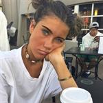 Claudia Valentina taking a selfie