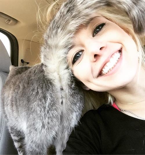 Alexa Knierim taking a selfie