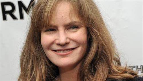 Jennifer Jason Leigh