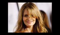 Jennifer Jason Leigh