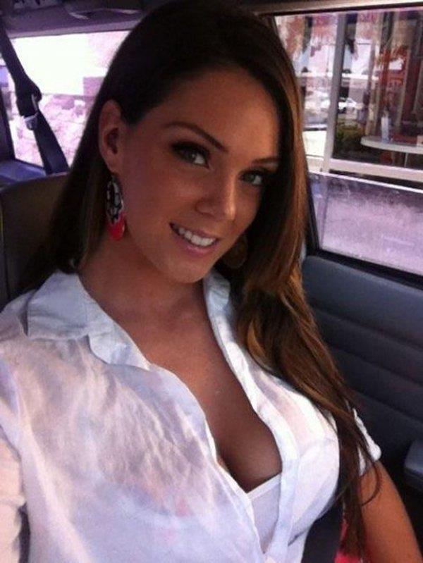 Alison Tyler taking a selfie