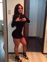 Michelle Lewin taking a selfie
