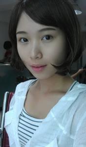 Ili Cheng taking a selfie