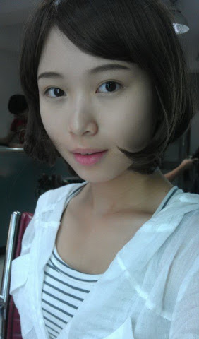 Ili Cheng taking a selfie