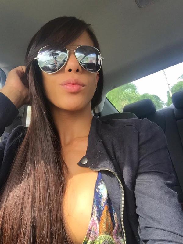 Yarishna Ayala Otero taking a selfie