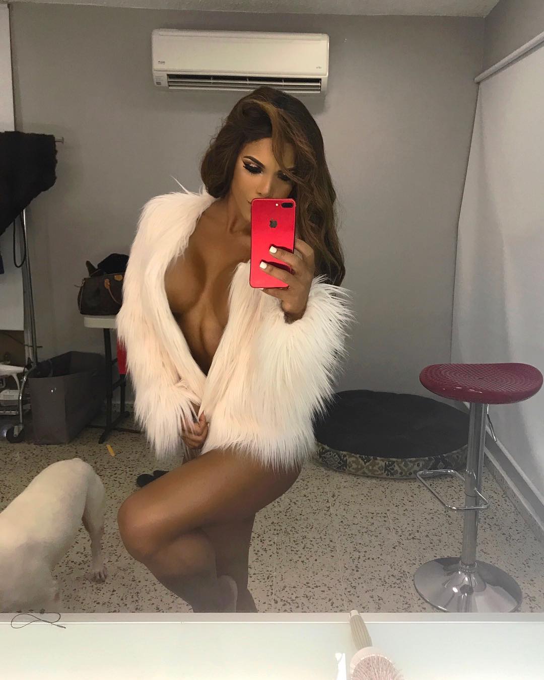 Yarishna Ayala Otero Selfie Pictures Yarishna Ayala Otero taking a selfie