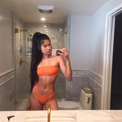 Justine Mae Biticon taking a selfie