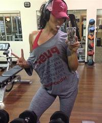 Amanda Latona Kuclo taking a selfie