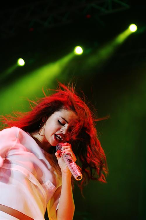 Selena Gomez –  Stars Dance  Milan performance 9/16/13  